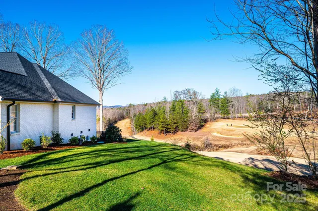 $674,900 | 456 North Shore Drive, Hickory, NC 28601