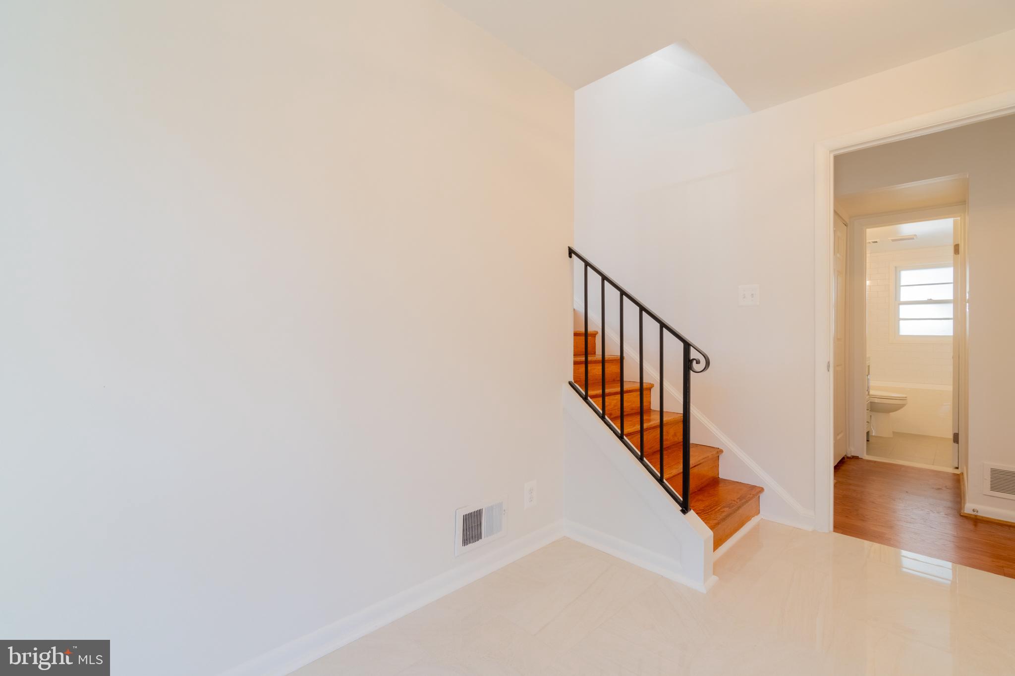 6059 Wilson Boulevard Arlington, VA 22205 - Photo 5 of 37