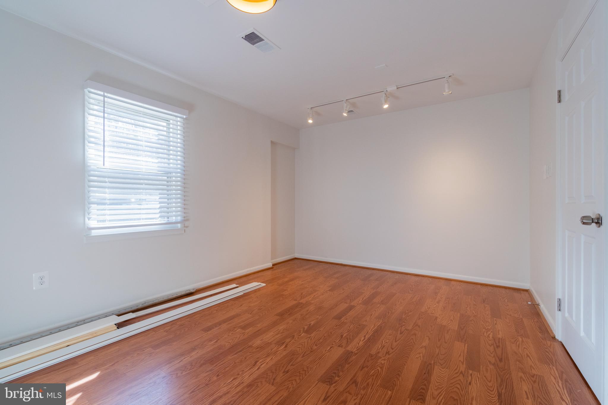 6059 Wilson Boulevard Arlington, VA 22205 - Photo 8 of 37