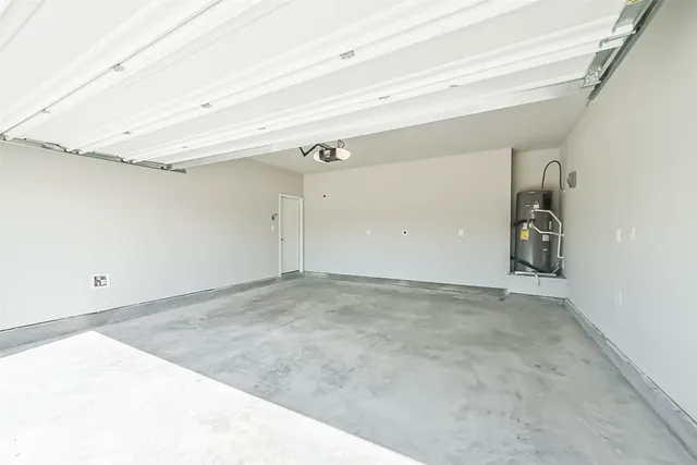 a view of back yard of the house