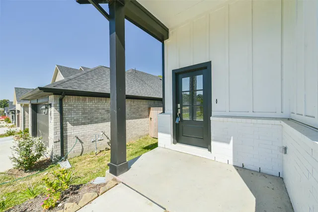 a view of entrance gate of house