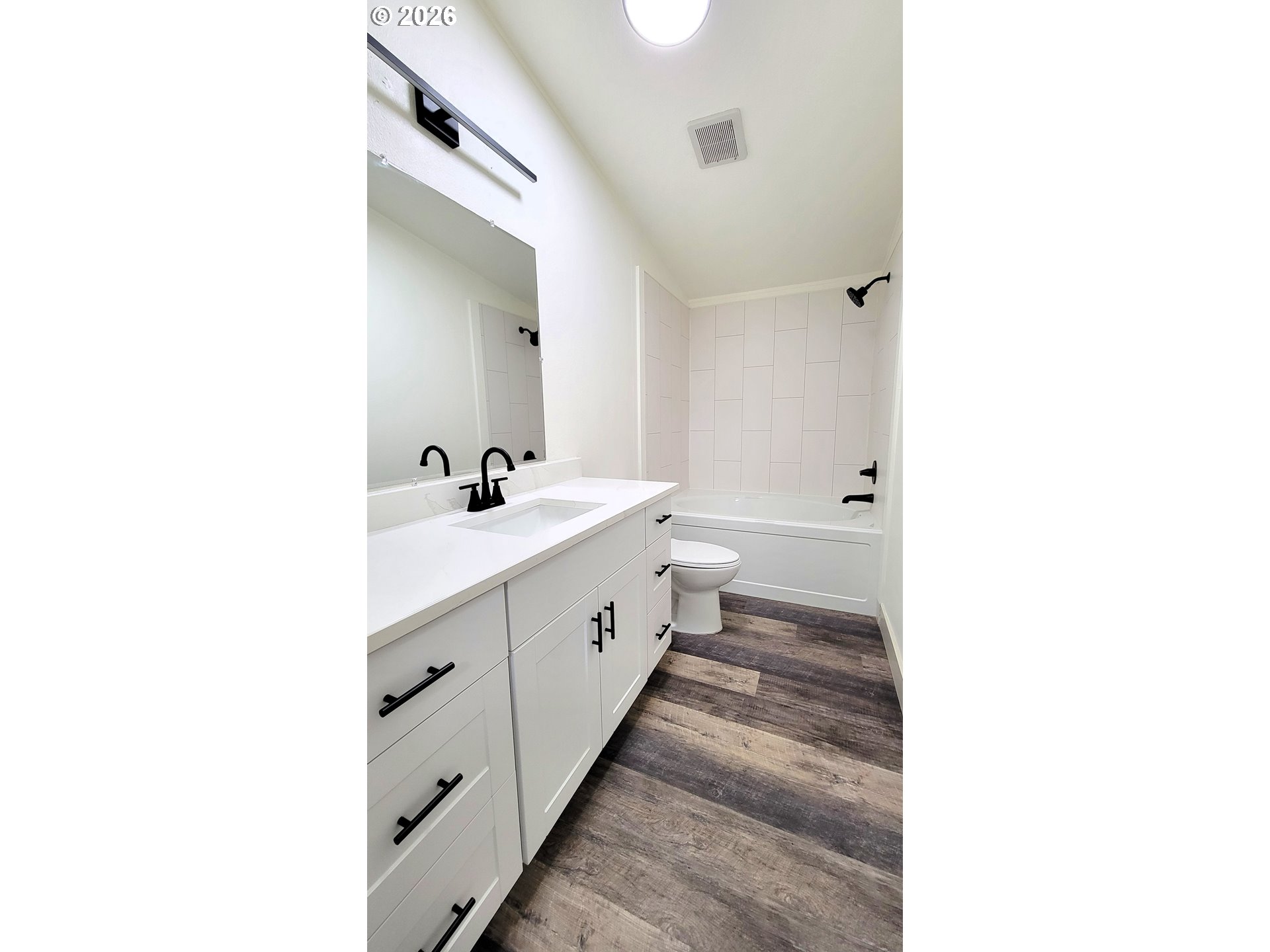 86820 Northill Ranch Road Eugene, OR 97402 - Photo 13 of 30 Bathroom, Attached