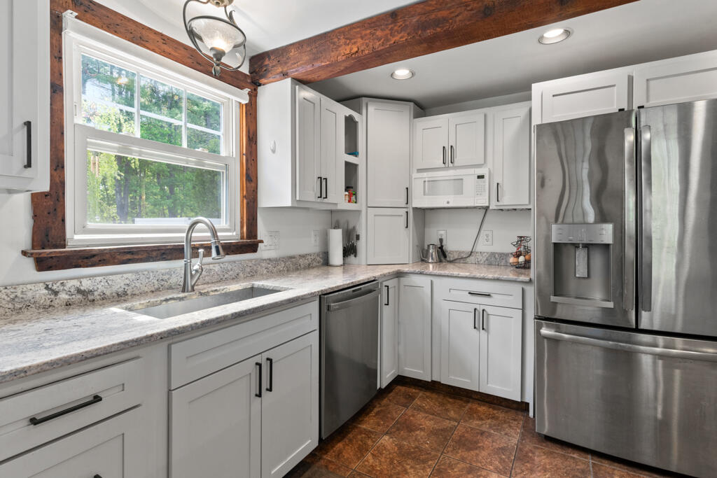 20 Temple Street Westbrook, ME 04092 - Photo 7 of 34 DSC08204