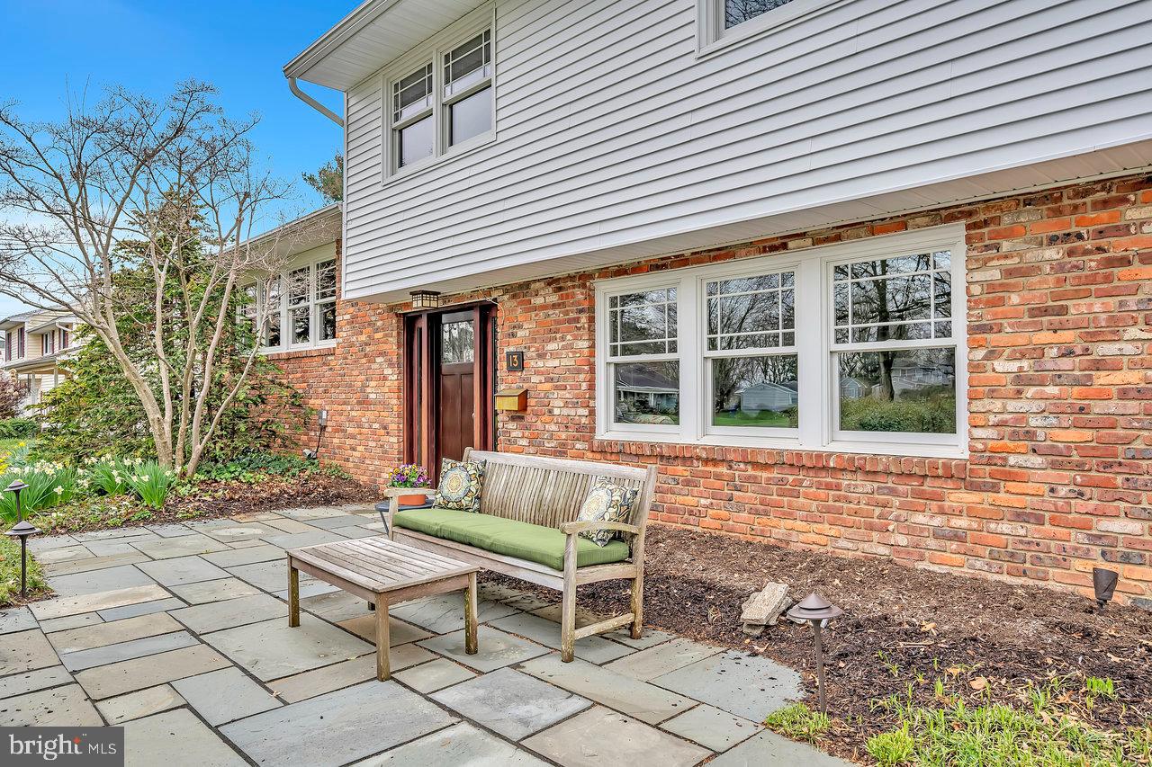 13 Griggs Road Cranbury, NJ 08512 - Photo 4 of 38