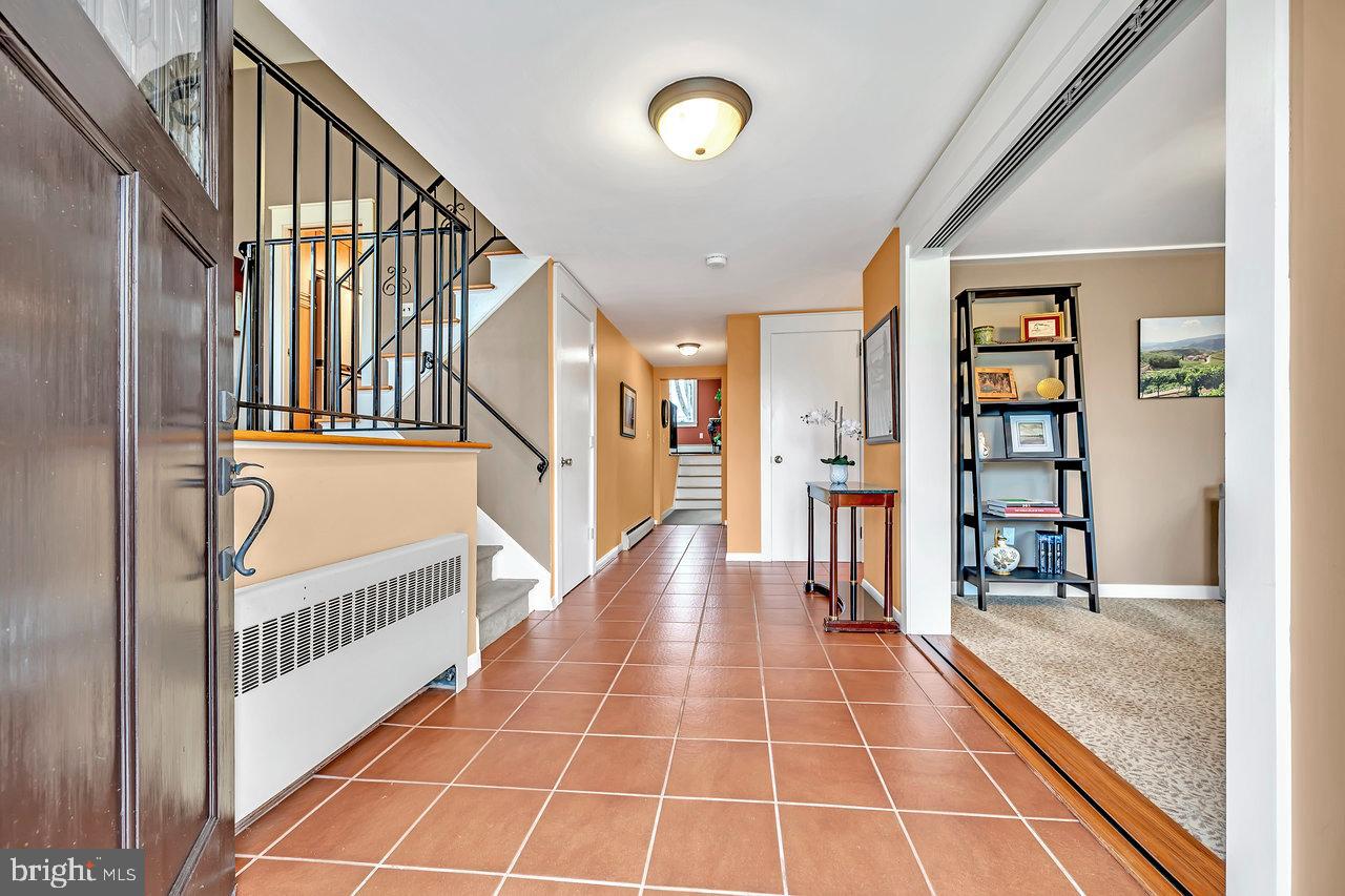 13 Griggs Road Cranbury, NJ 08512 - Photo 5 of 38