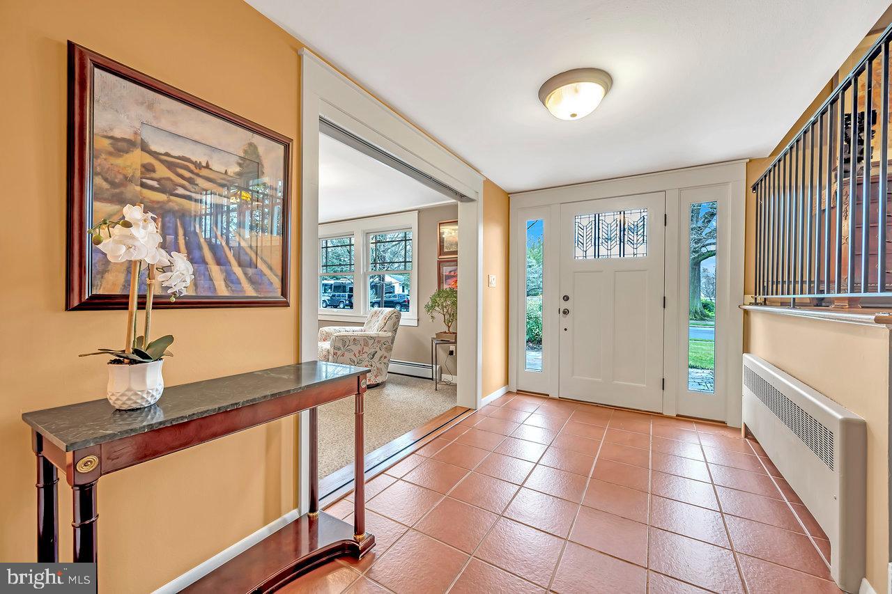 13 Griggs Road Cranbury, NJ 08512 - Photo 6 of 38