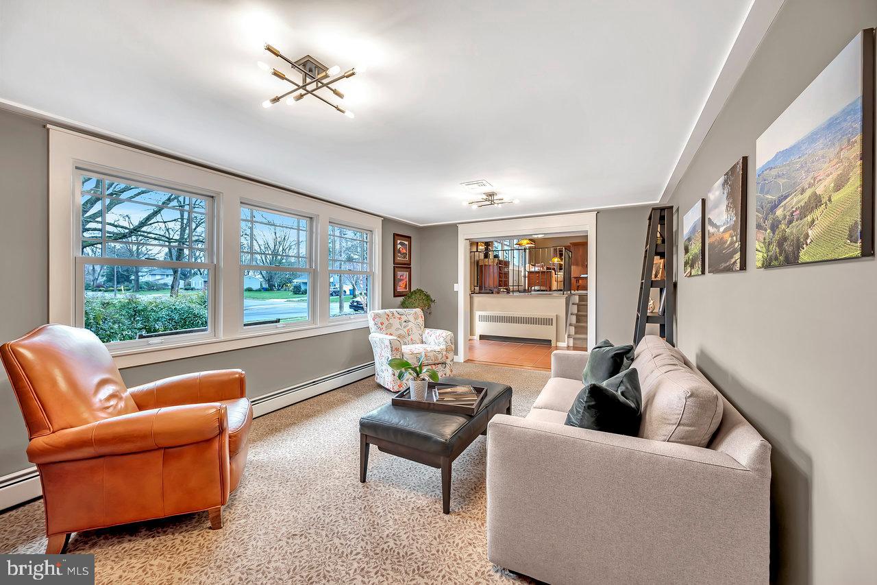13 Griggs Road Cranbury, NJ 08512 - Photo 9 of 38