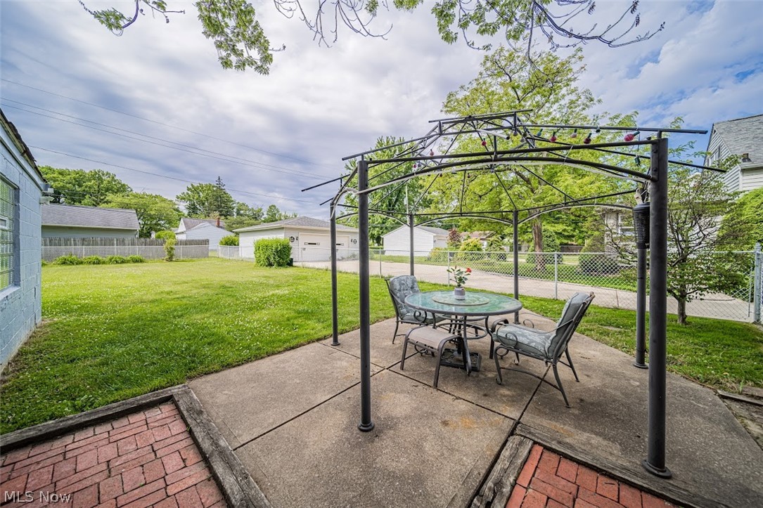 4346 Ardmore Road South Euclid, OH 44121 - Photo 6 of 29 Patio
