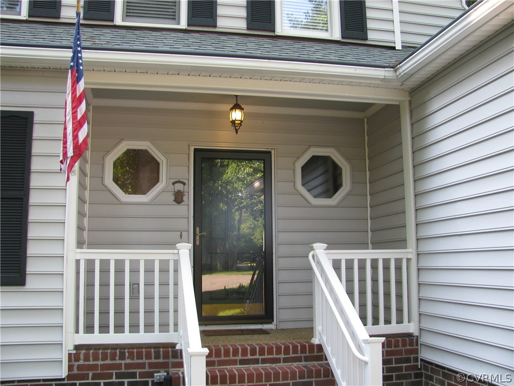 3016 Crossfield Road Henrico, VA 23233 - Photo 4 of 31 Covered front porch