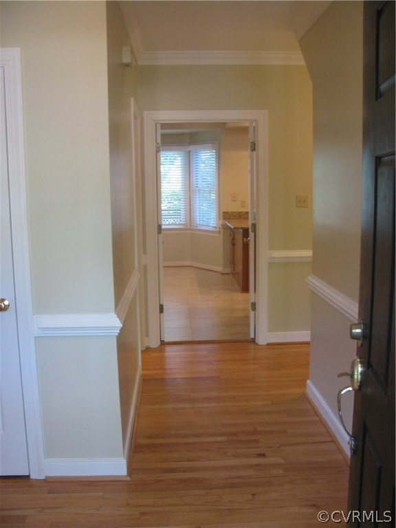 3016 Crossfield Road Henrico, VA 23233 - Photo 5 of 31 Foyer from front door