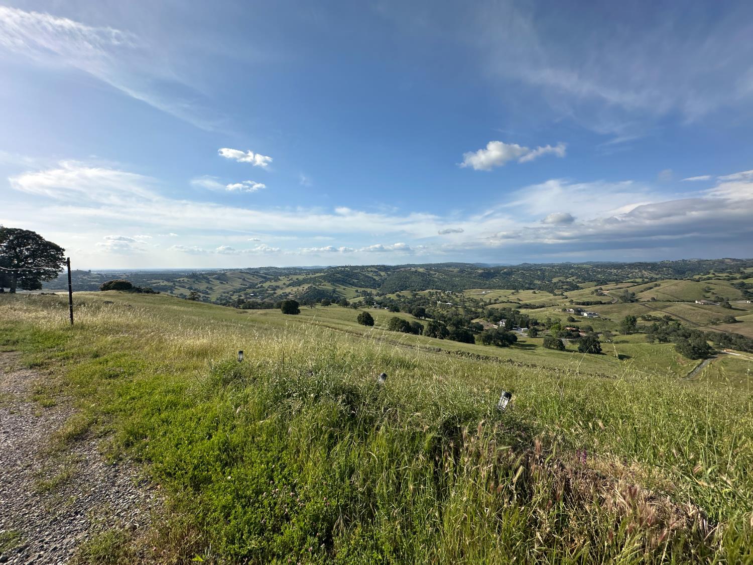 9830 New Chicago Road Drytown, CA 95699 - Photo 43 of 51 a view of an ocean and a mountain