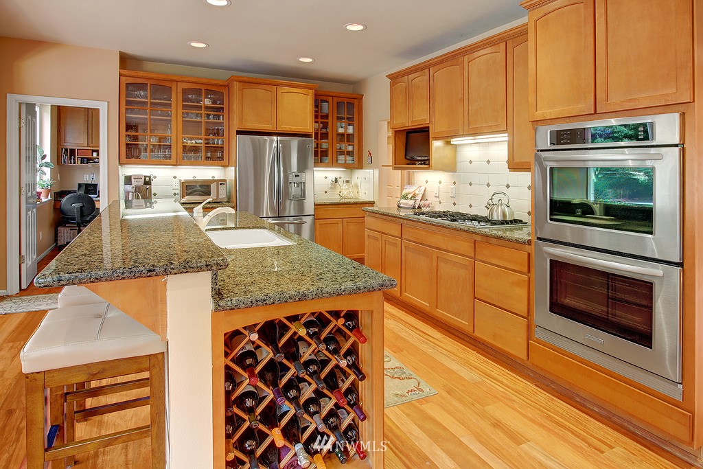 18702 Southeast 144th Street Renton, WA 98059 - Photo 8 of 25