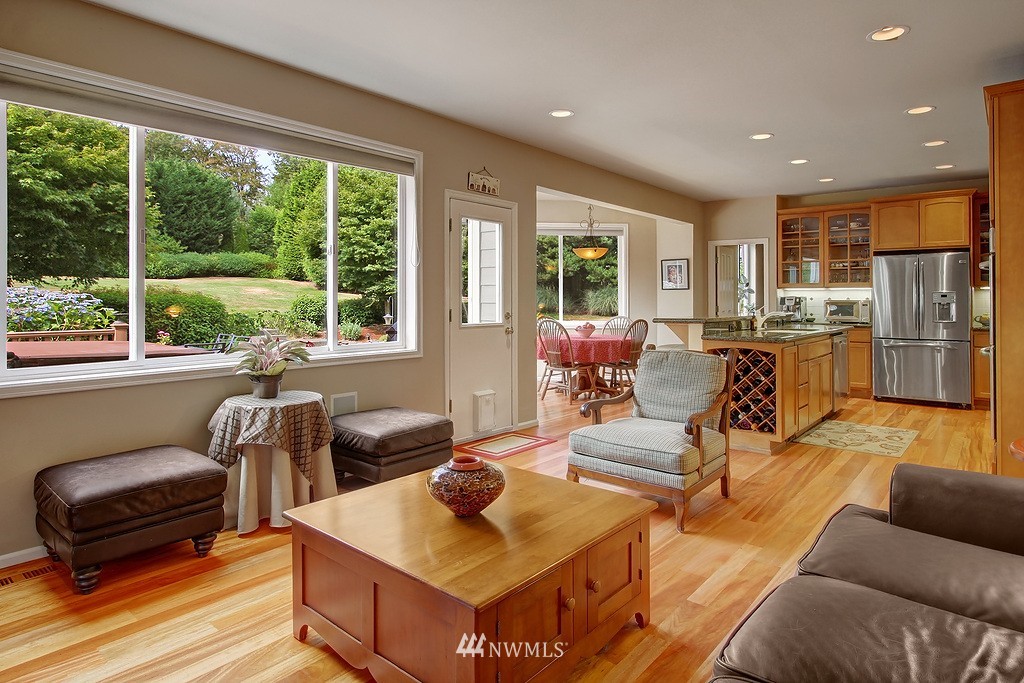 18702 Southeast 144th Street Renton, WA 98059 - Photo 10 of 25