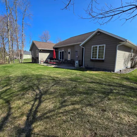 $499,900 | 1506 39th Avenue, Menominee, MI 49858