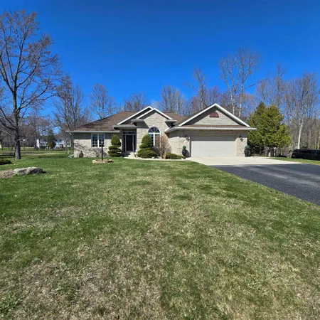 $499,900 | 1506 39th Avenue, Menominee, MI 49858