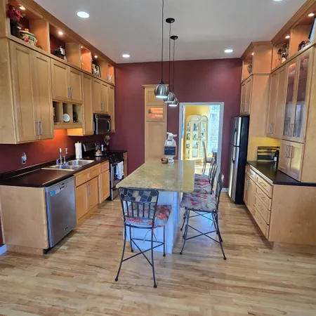 $499,900 | 1506 39th Avenue, Menominee, MI 49858