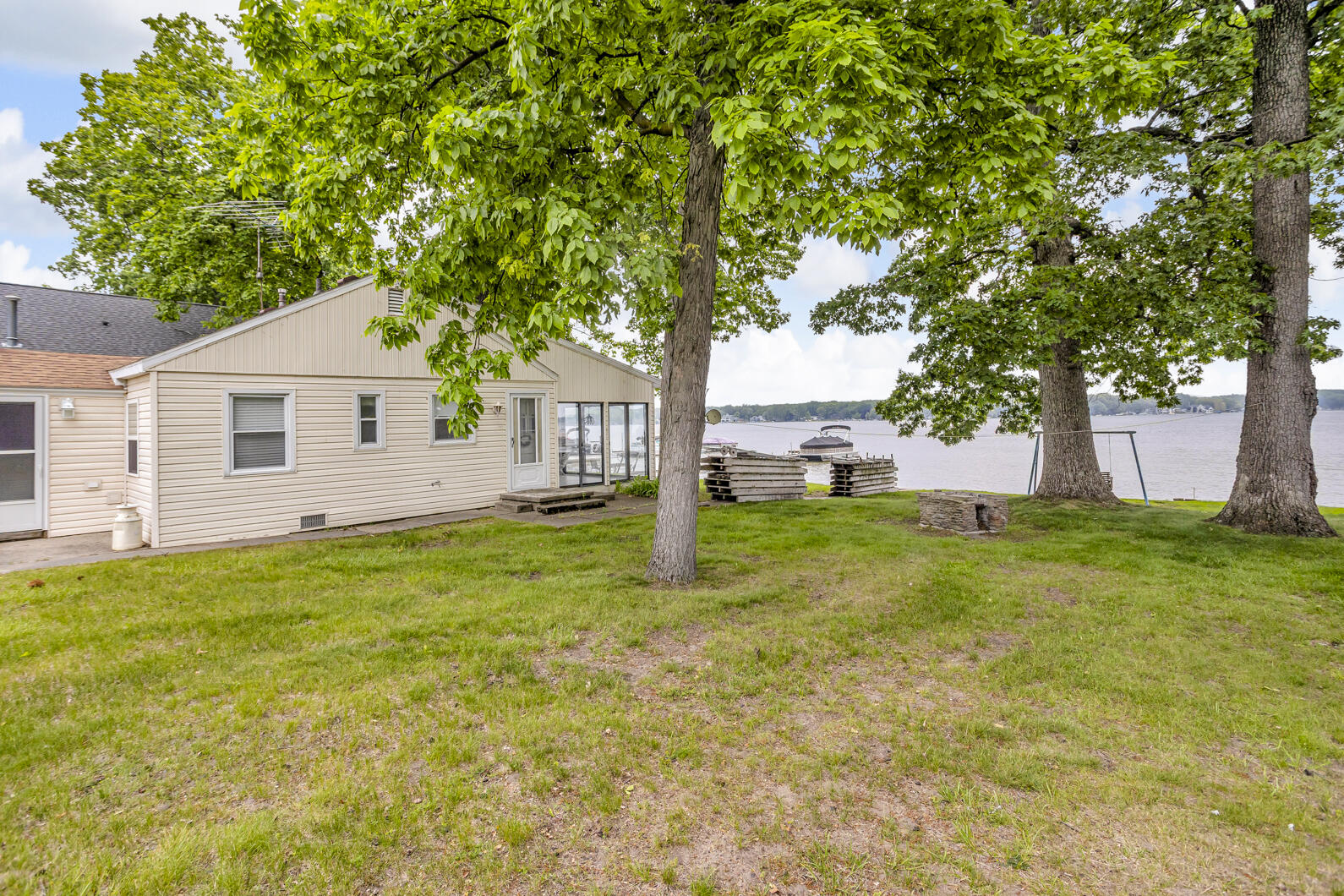 8370 Horton Beach Road Manitou Beach, MI 49253 - Photo 3 of 37 0N0A8368