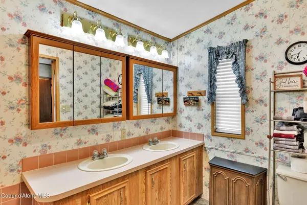 $450,000 | 181 Circle Drive, Hope, ID 83836