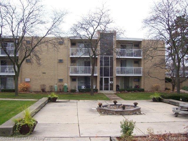 4905 Crooks Road, Unit 76 Royal Oak, MI 48073 - Photo 1 of 12 First Floor Faces Courtyard