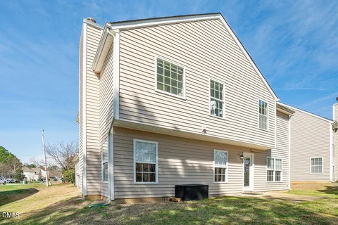 $460,000 | 505 Pyracantha Drive, Holly Springs, NC 27540