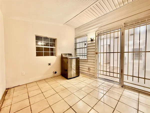 $1,700 | 11122 Village Bend Lane, Unit 1122, Houston, TX 77072