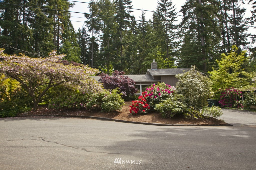 744 15th Way Southwest Edmonds, WA 98020 - Photo 2 of 15 Gallery Image 2