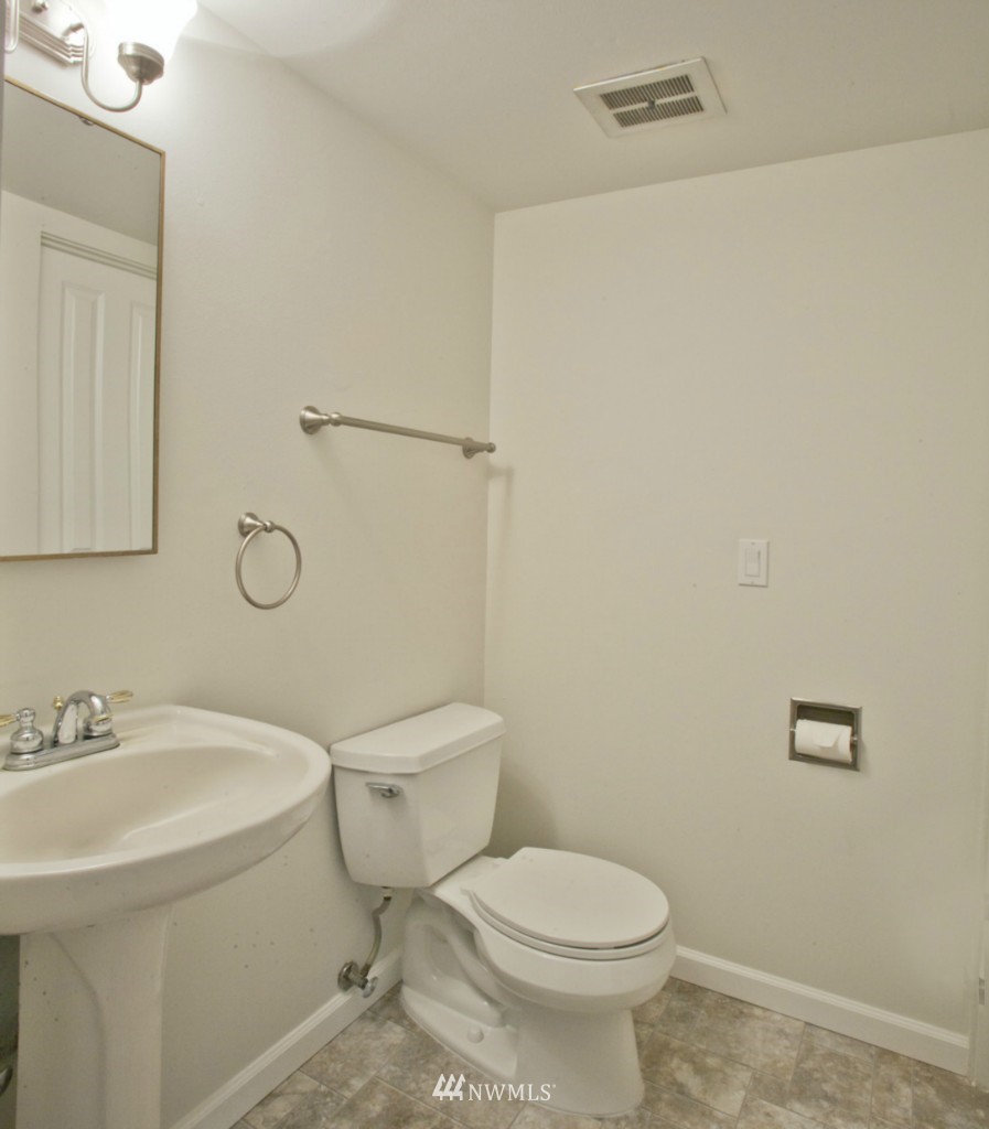 744 15th Way Southwest Edmonds, WA 98020 - Photo 11 of 15 Gallery Image 11