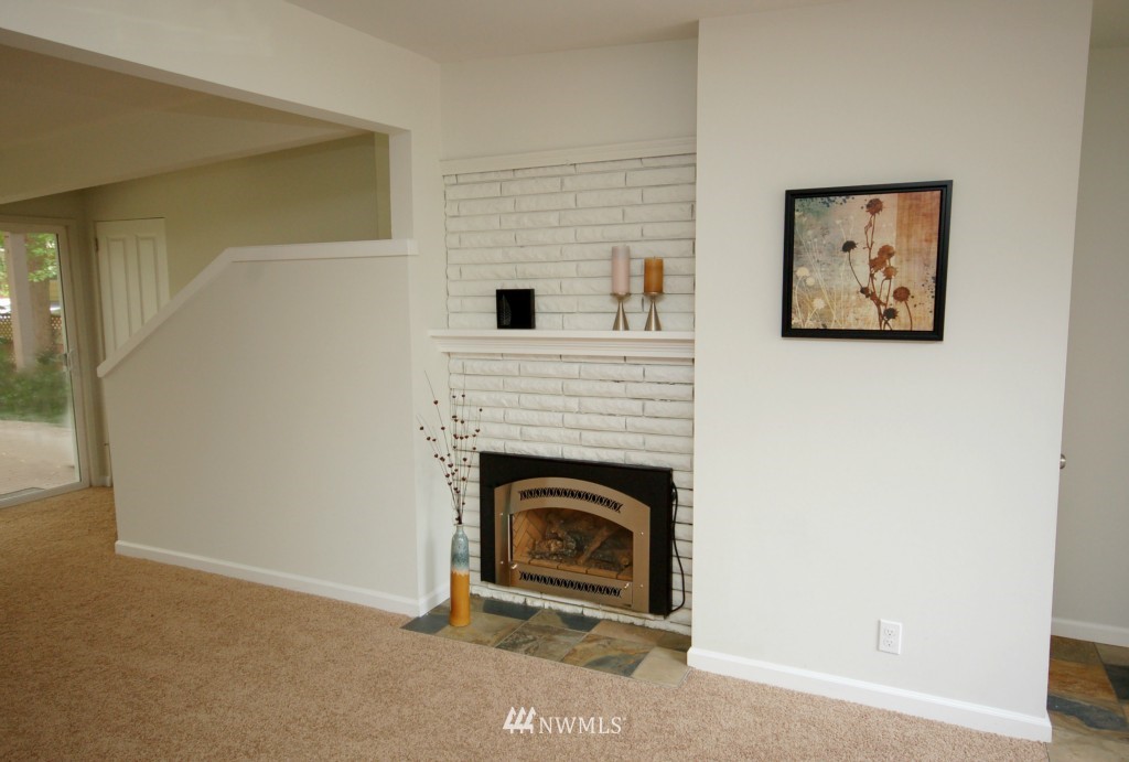 744 15th Way Southwest Edmonds, WA 98020 - Photo 5 of 15 Gallery Image 5