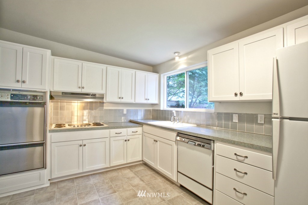 744 15th Way Southwest Edmonds, WA 98020 - Photo 7 of 15 Gallery Image 7