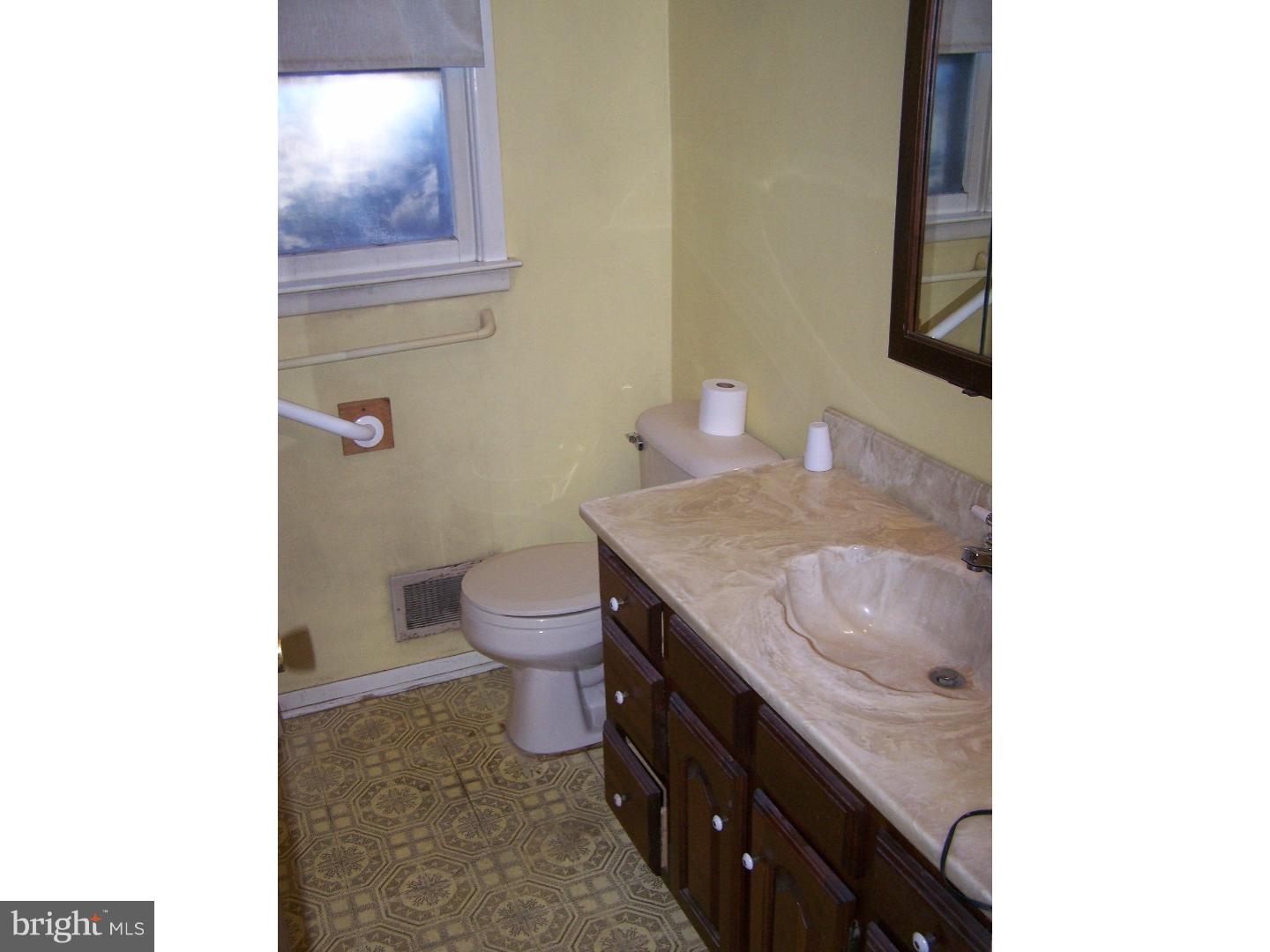 35 Weyburne Road Hamilton, NJ 08690 - Photo 14 of 19 Bathroom