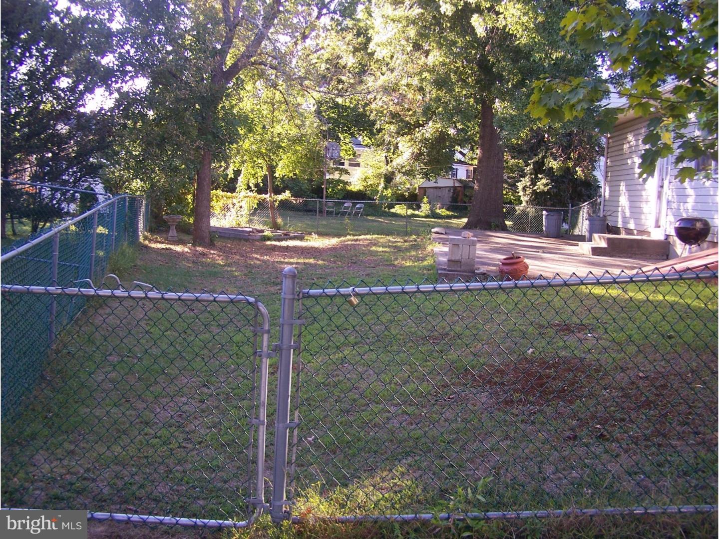 35 Weyburne Road Hamilton, NJ 08690 - Photo 18 of 19 Back Yard