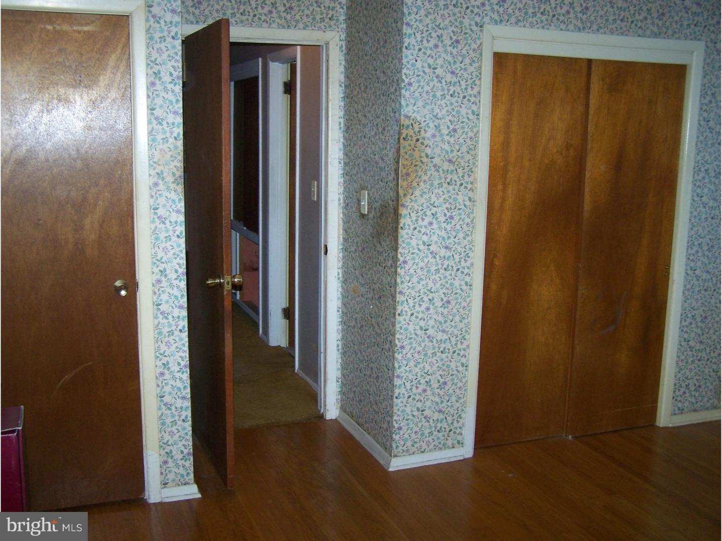 35 Weyburne Road Hamilton, NJ 08690 - Photo 7 of 19 Bedroom - Main
