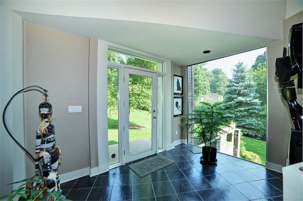 138 Oakhurst Road Pittsburgh, PA 15215 - Photo 2 of 18 Gallery Image 2
