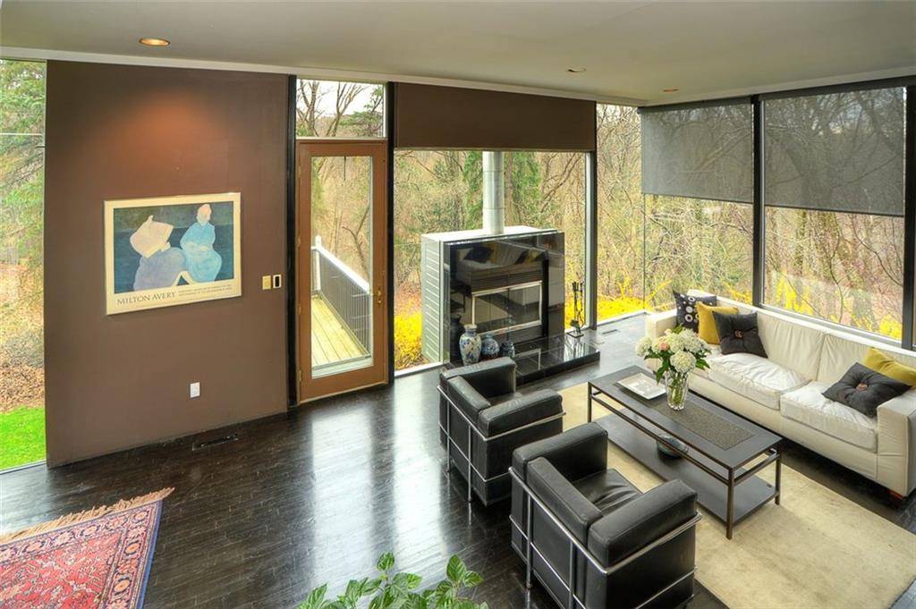 138 Oakhurst Road Pittsburgh, PA 15215 - Photo 3 of 18 Gallery Image 3