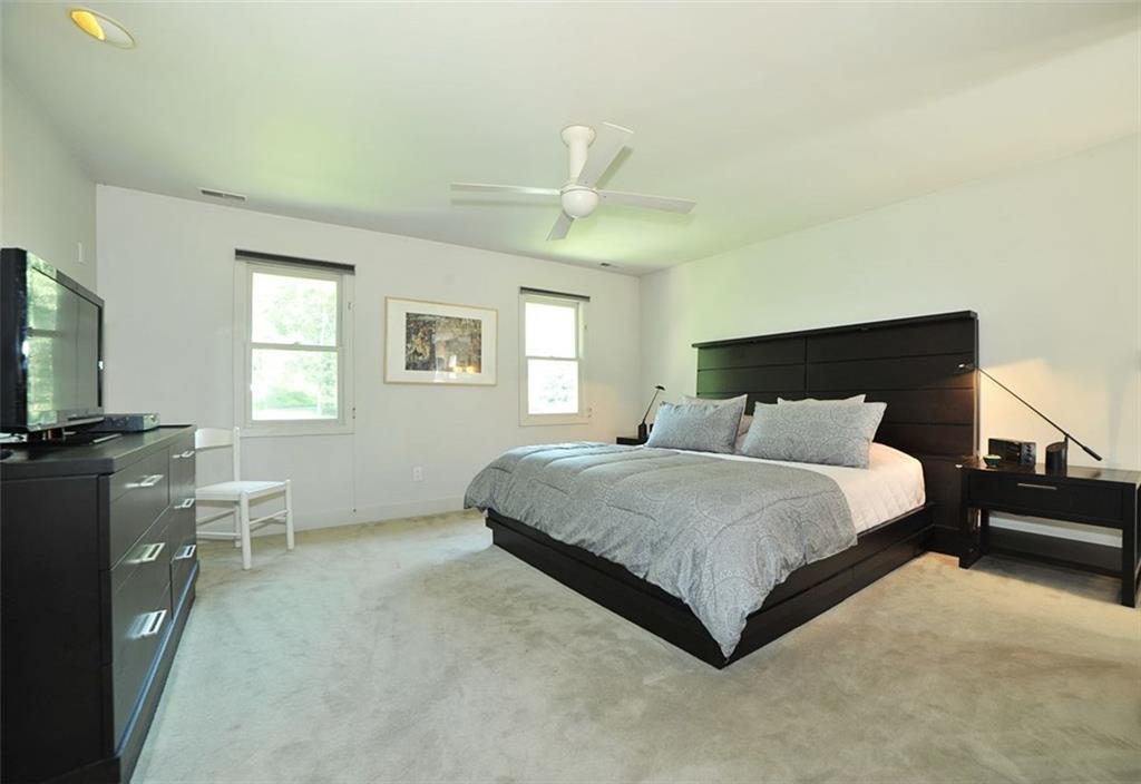 138 Oakhurst Road Pittsburgh, PA 15215 - Photo 10 of 18 Gallery Image 10