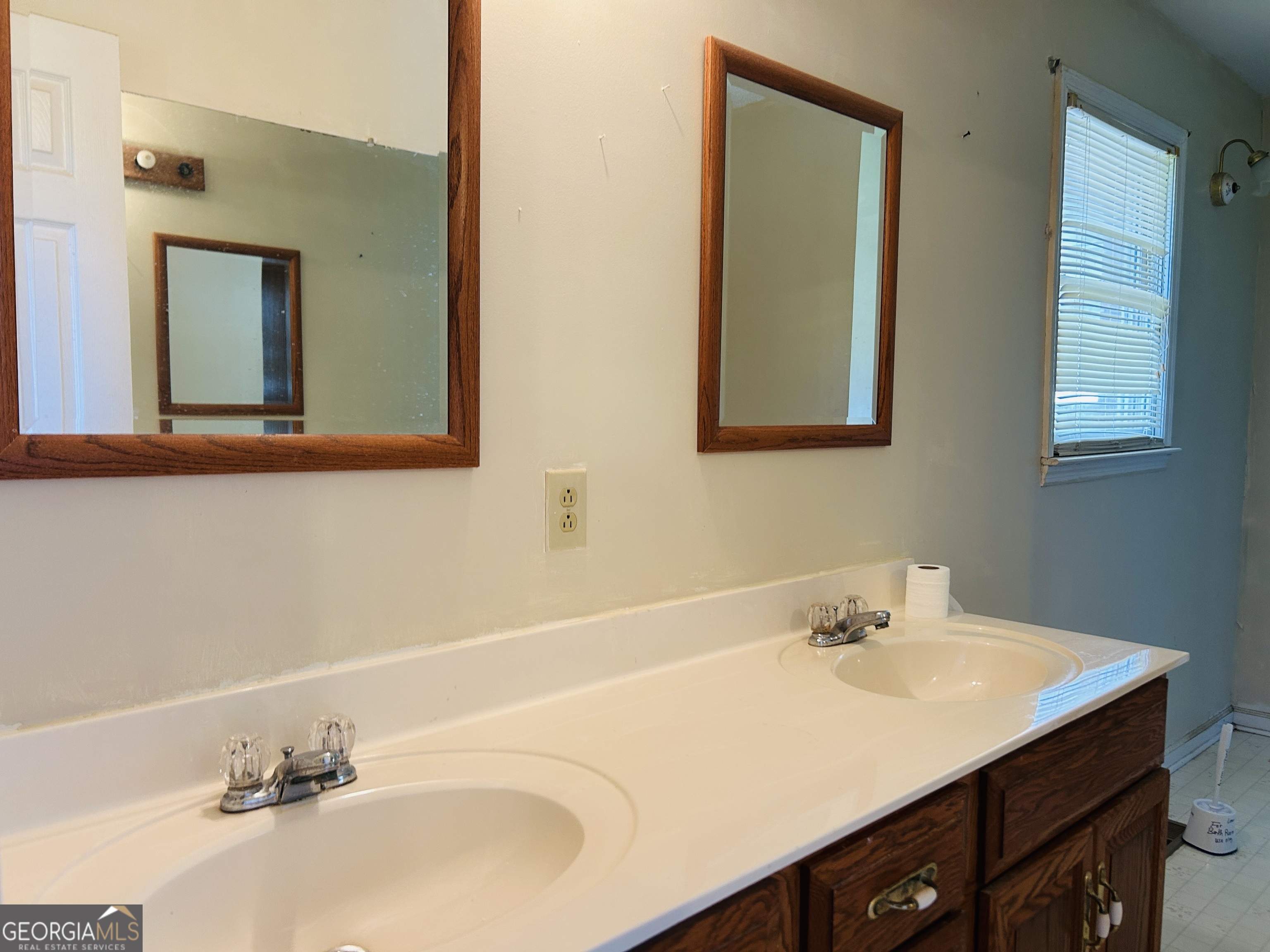 817 Yonah Homer Road Homer, GA 30547 - Photo 20 of 43 a bathroom with a sink and a mirror