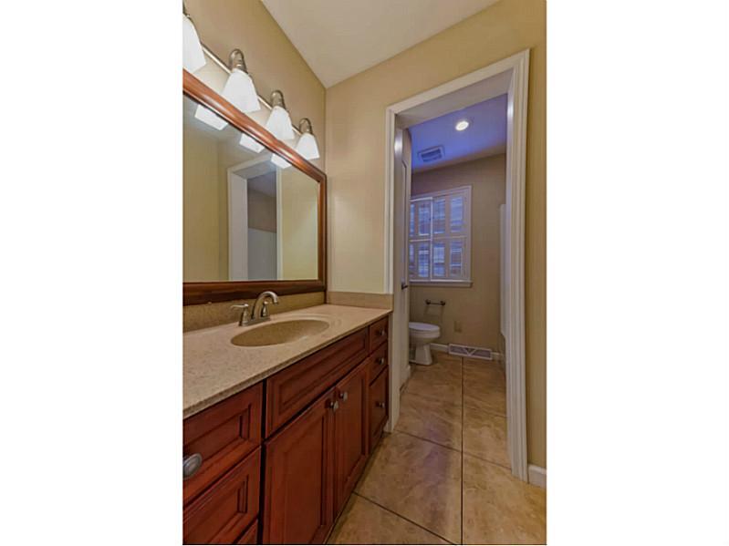 4241 North Riverside Drive Columbus, IN 47203 - Photo 11 of 24 Gallery Image 11