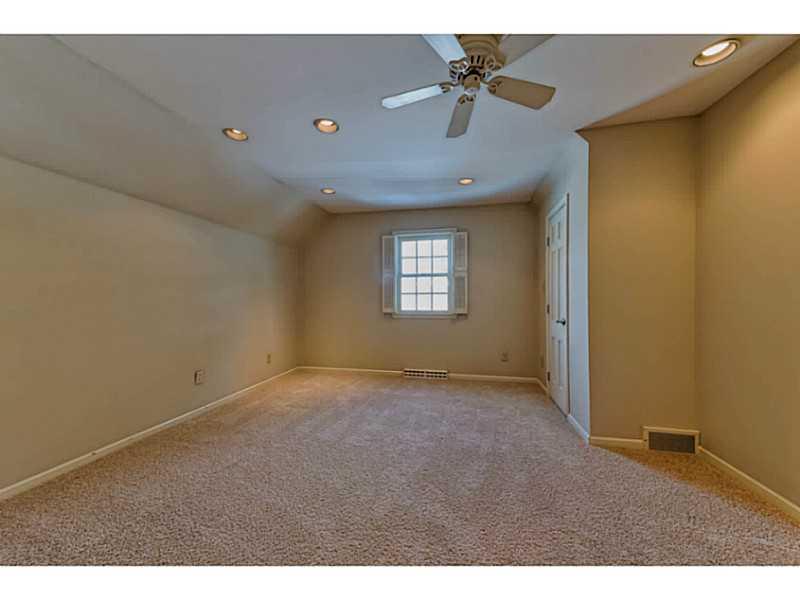 4241 North Riverside Drive Columbus, IN 47203 - Photo 13 of 24 Gallery Image 13