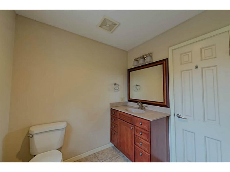 4241 North Riverside Drive Columbus, IN 47203 - Photo 16 of 24 Gallery Image 16