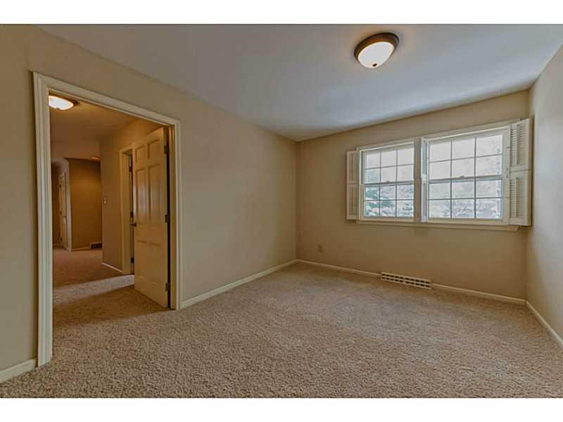 4241 North Riverside Drive Columbus, IN 47203 - Photo 17 of 24 Gallery Image 17