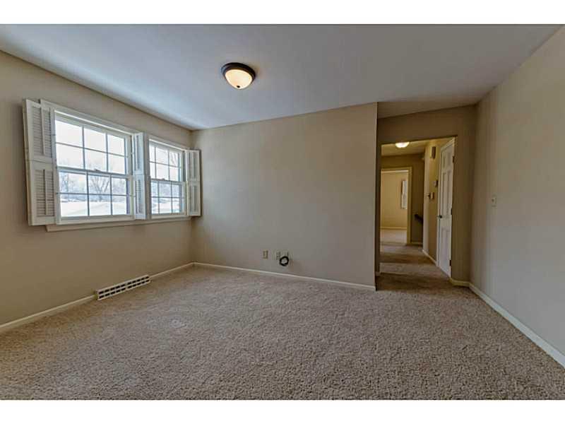 4241 North Riverside Drive Columbus, IN 47203 - Photo 18 of 24 Gallery Image 18