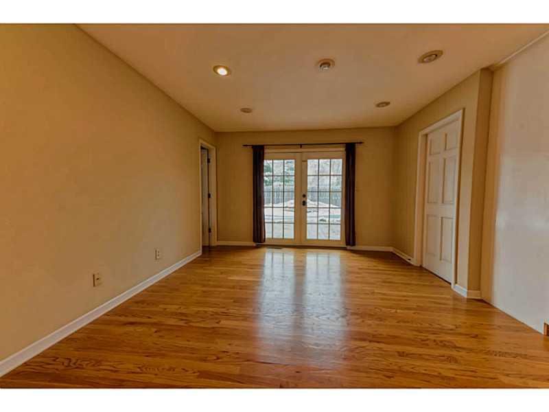 4241 North Riverside Drive Columbus, IN 47203 - Photo 6 of 24 Gallery Image 6