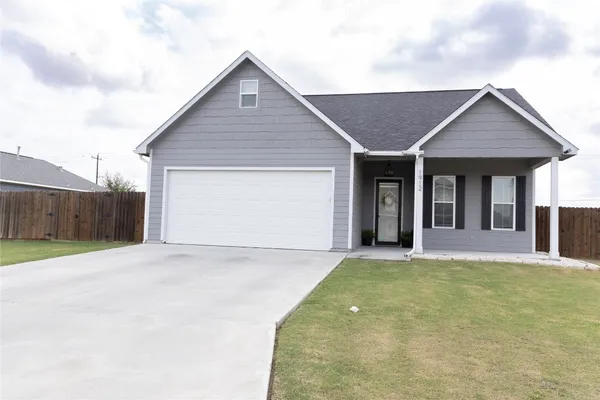 $376,000 | 1912 Lynn Street, El Campo, TX 77437