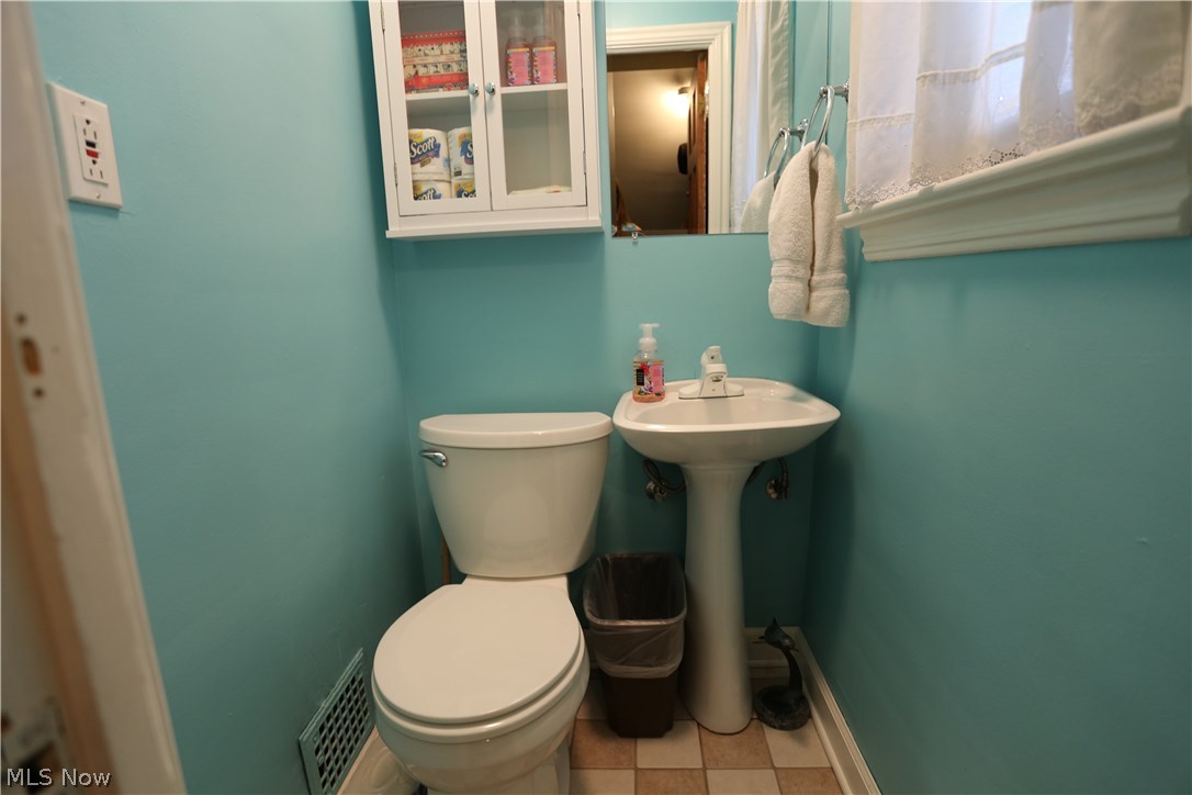 1008 Rushleigh Road Cleveland Heights, OH 44121 - Photo 22 of 28