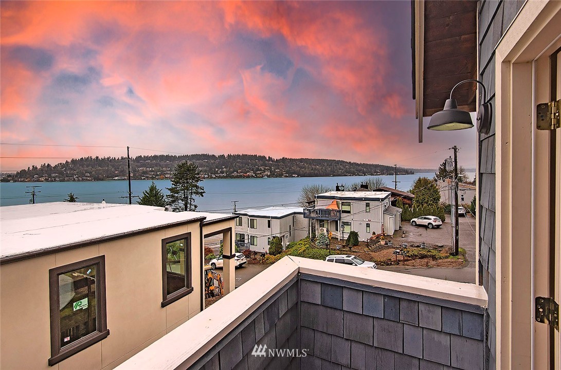 803 North 33rd Street Renton, WA 98056 - Photo 1 of 40 a view of city from balcony