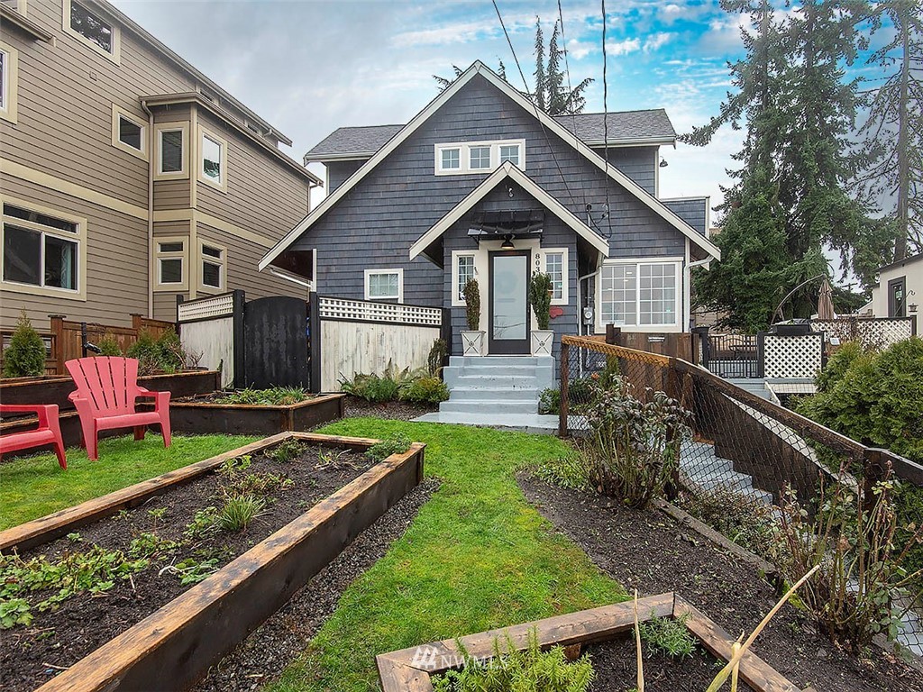 803 North 33rd Street Renton, WA 98056 - Photo 34 of 40 a front view of a house with garden