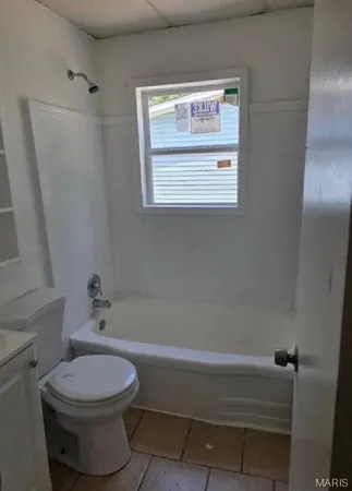 $1,300 | 148 St James Lane, East St. Louis, IL 62206