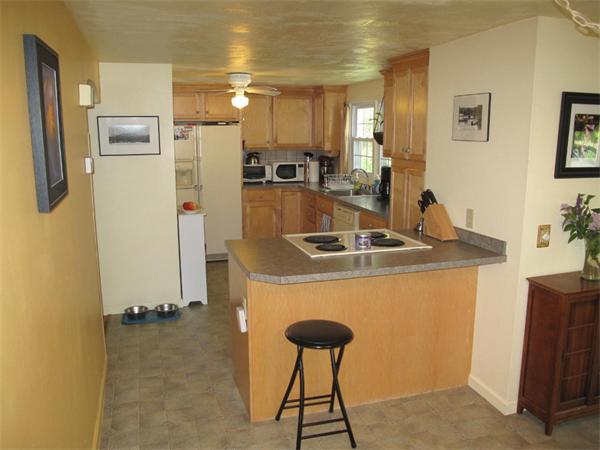 949 Ryan Road Northampton, MA 01062 - Photo 3 of 13