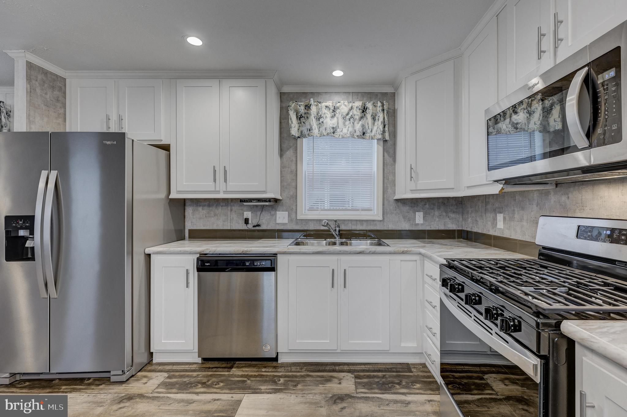 27 Bluebird Road Mantua, NJ 08051 - Photo 4 of 24 Open floor plan