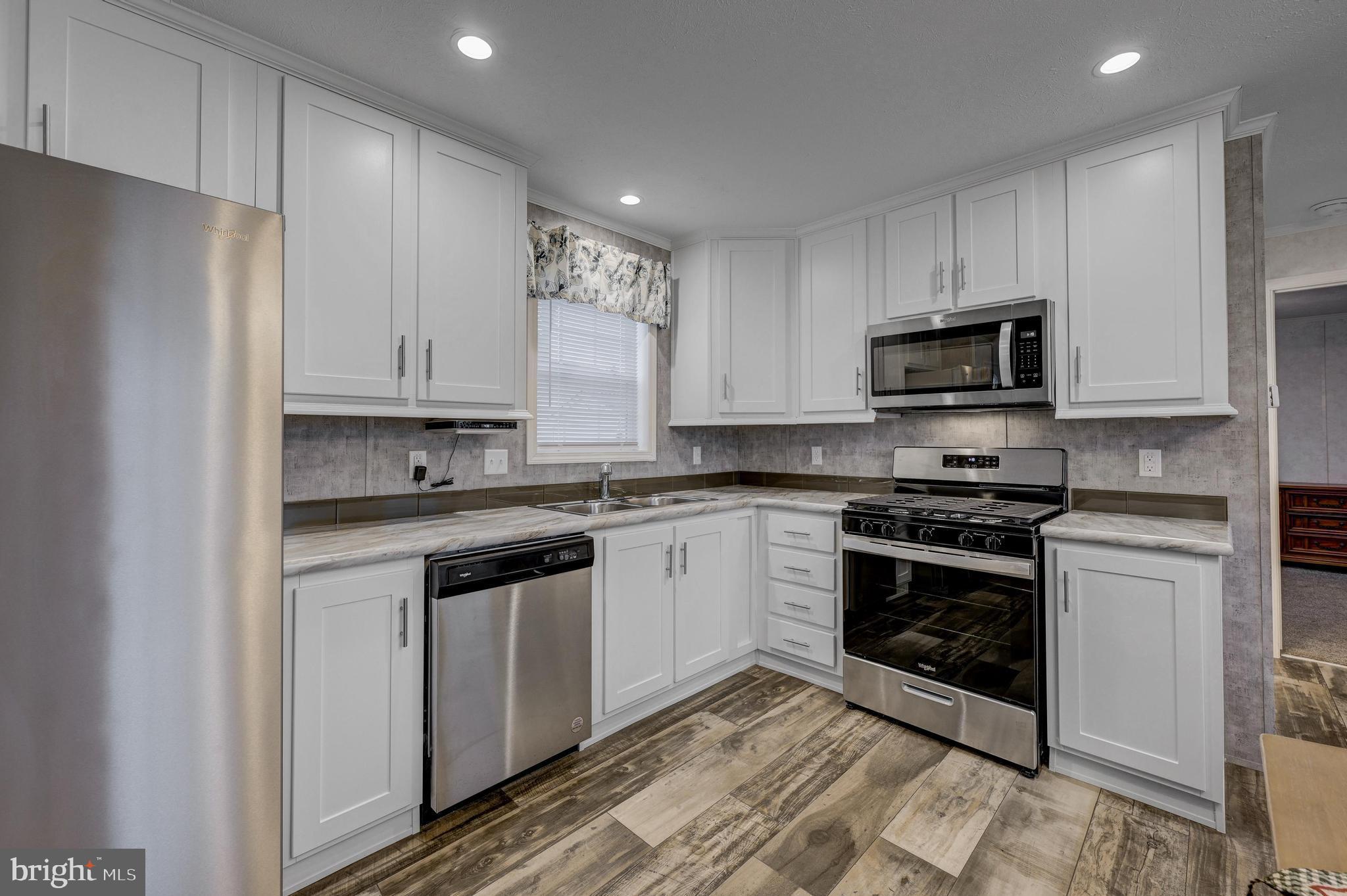 27 Bluebird Road Mantua, NJ 08051 - Photo 5 of 24 Stainless steel appliances